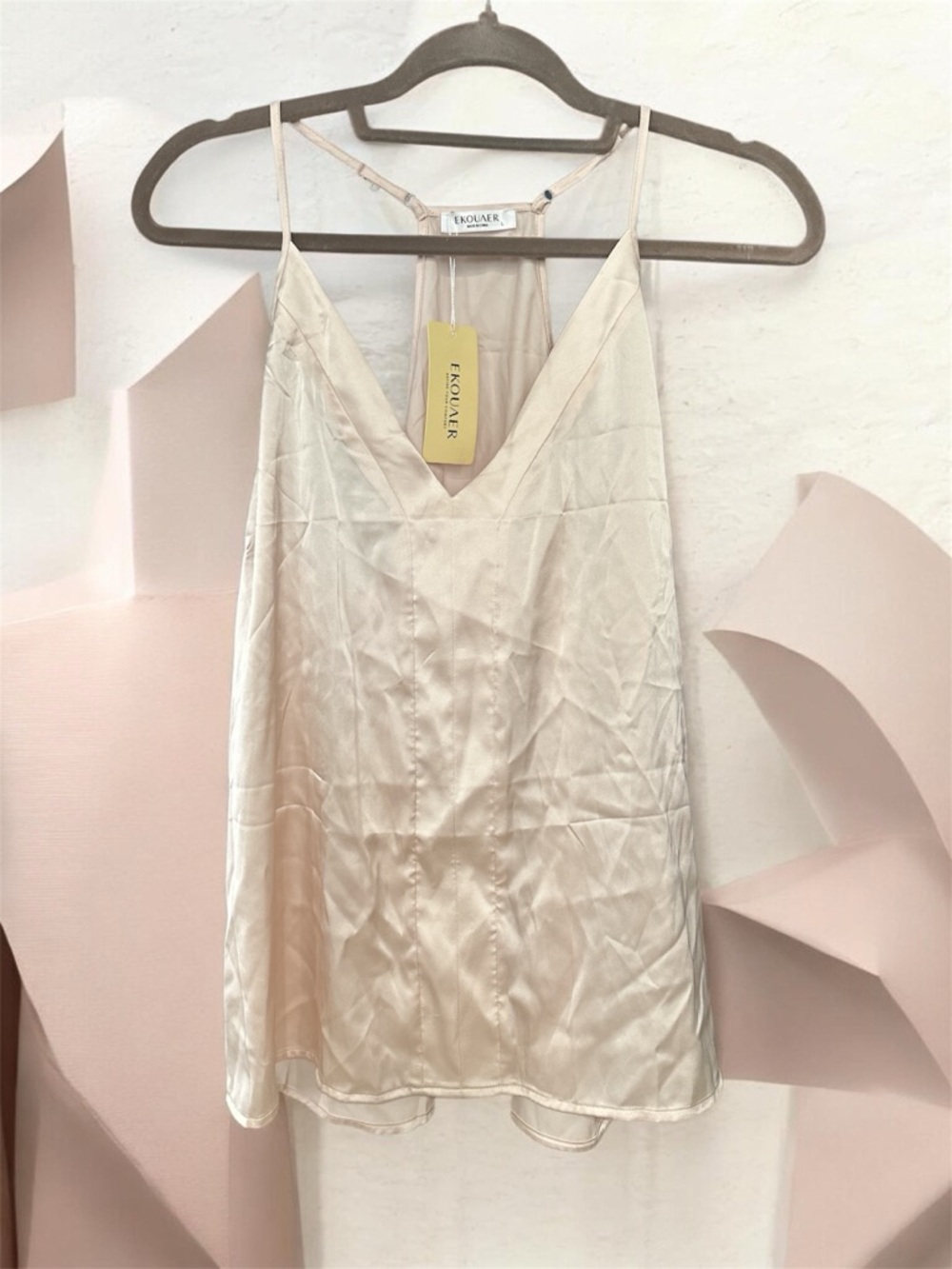 Ekouaer satin camisole V-neck top size large